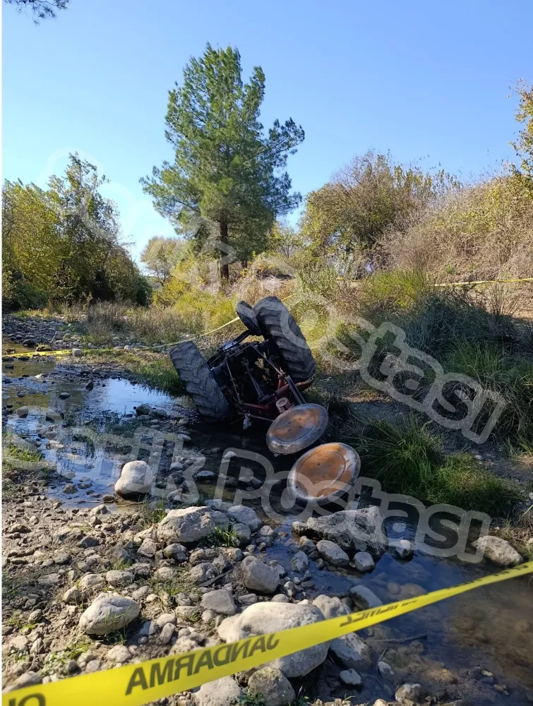 Serik’te traktörün devrilmesi sonucu sürücü yaşamını yitirdi