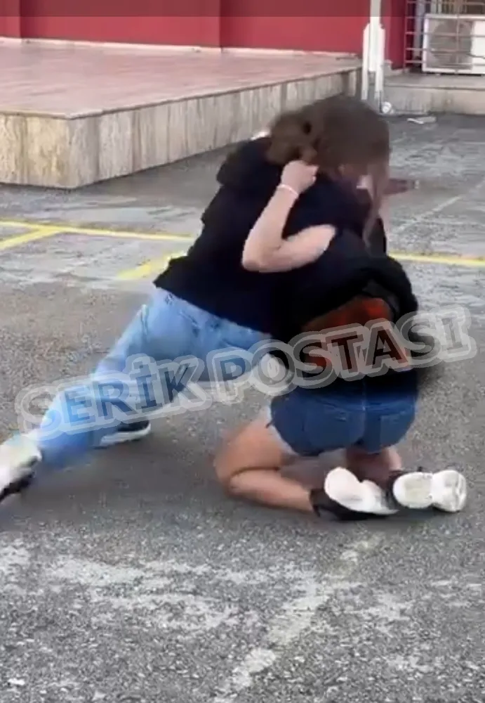 Serik’te 11 öğrenci kız öğrenciyi dövdü: Kavga esnasındaki sözler kan dondurdu; vurun acımayın!...