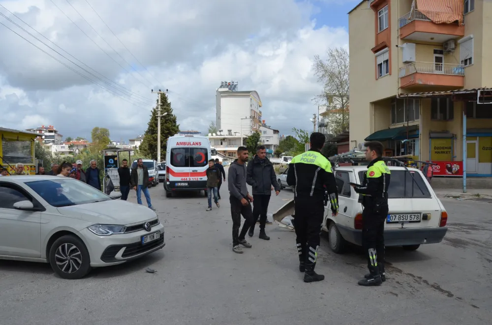 İki aracın karıştığı kazada 1 kişi yaralandı