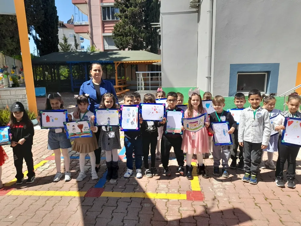 Serik’te Minik öğrenciler polis haftasını kutladı
