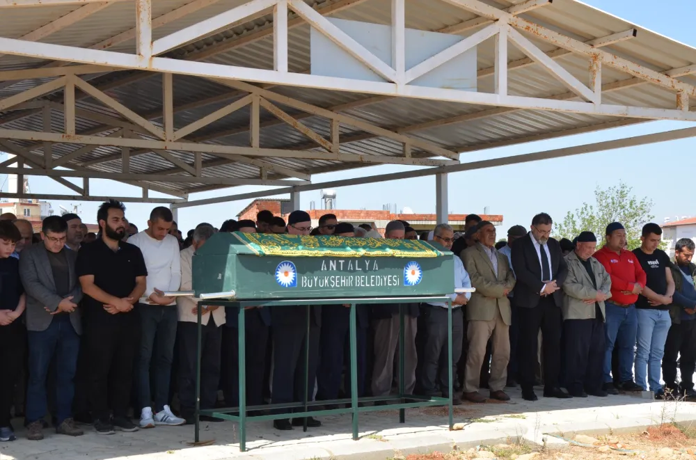 Motosiklet kazasında ölen genç mühendis dualarla son yolculuğuna uğurlandı