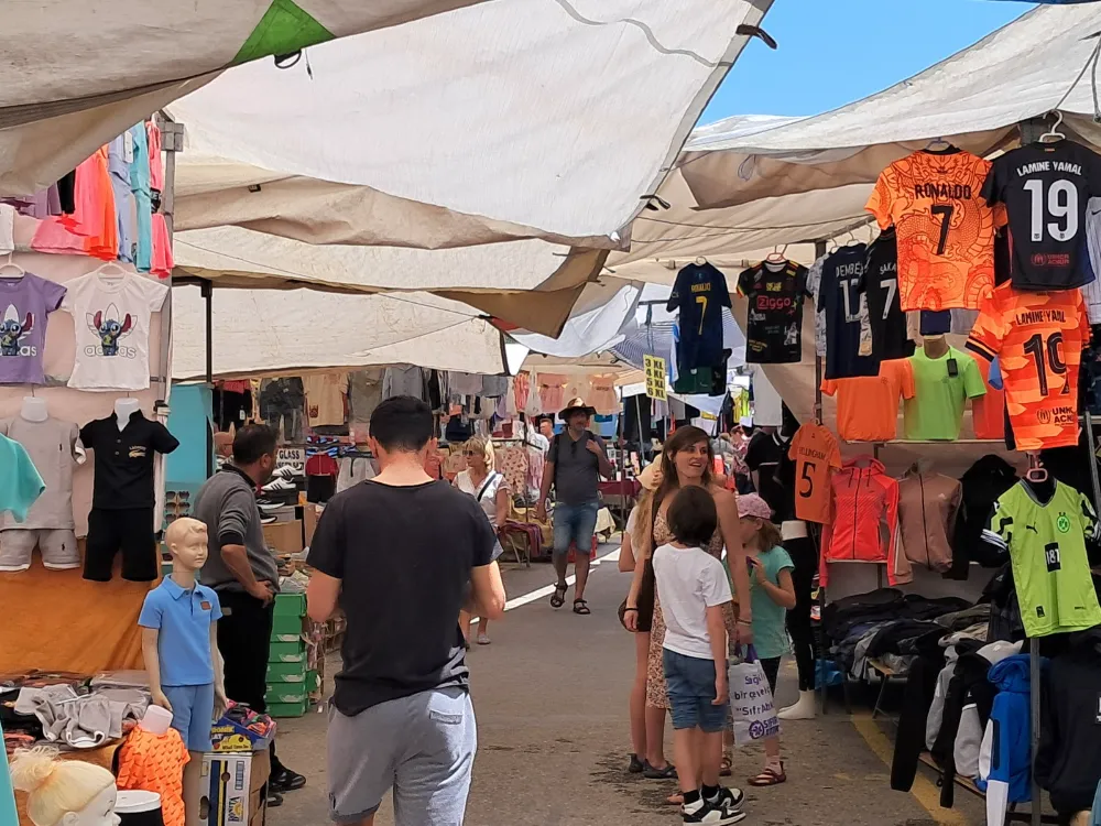 Turizm Pazarcı Esnafının Yüzü Gülüyor