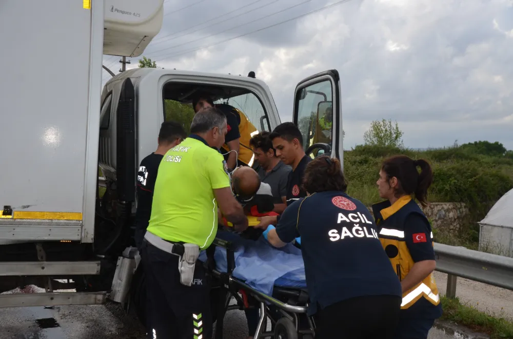 3 aracın karıştığı zincirleme kazada 1 kişi yaralandı