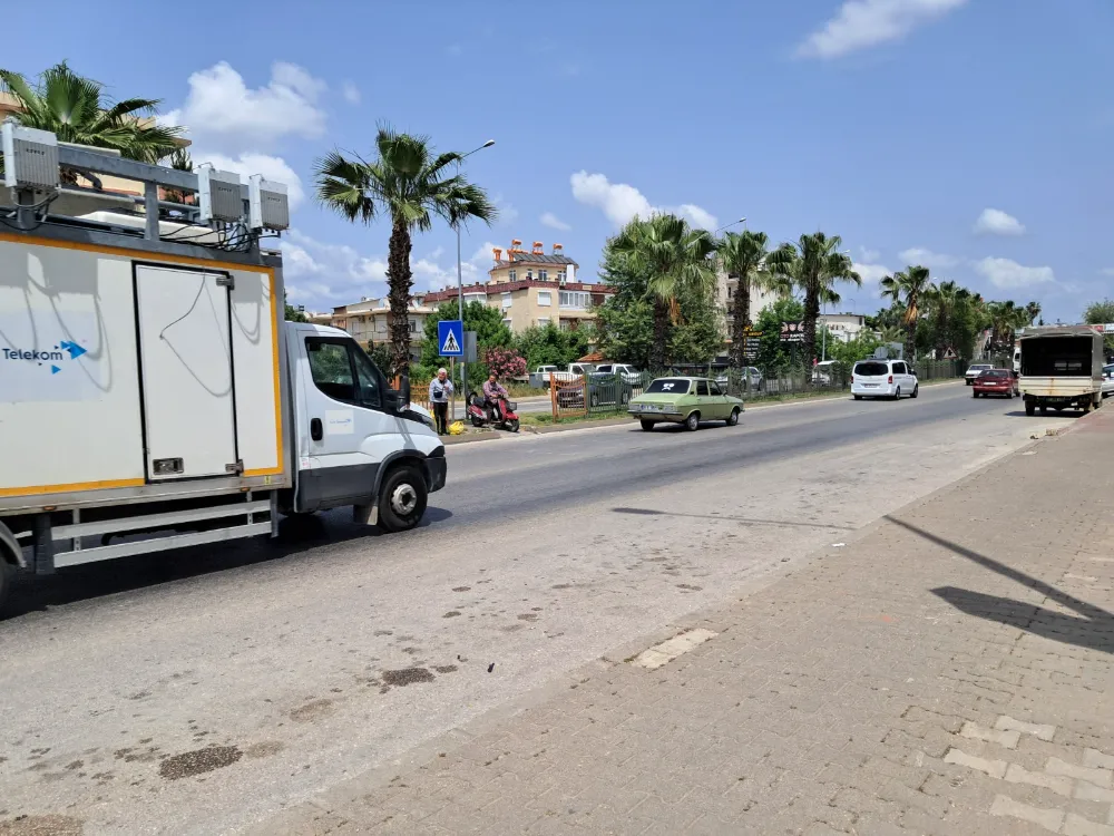 Serik’te Otomobilin Çarptığı Bisikletli Çocuk Ağır Yaralandı