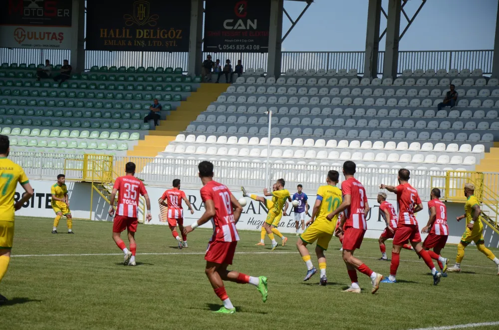 Kumluca BAL’da Kaldı