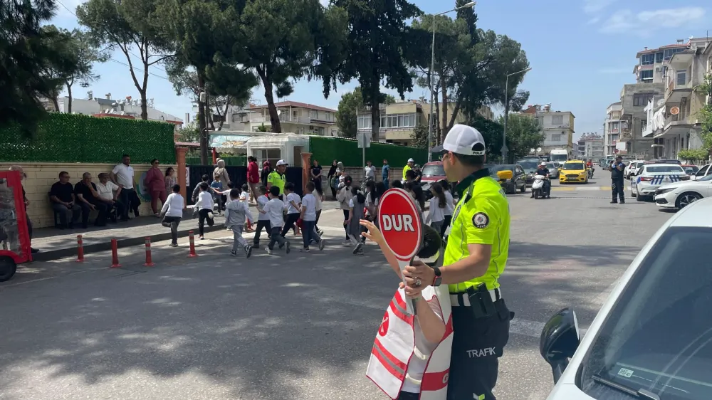 Serik’te Trafik Haftası kapsamında etkinlik düzenlendi.
