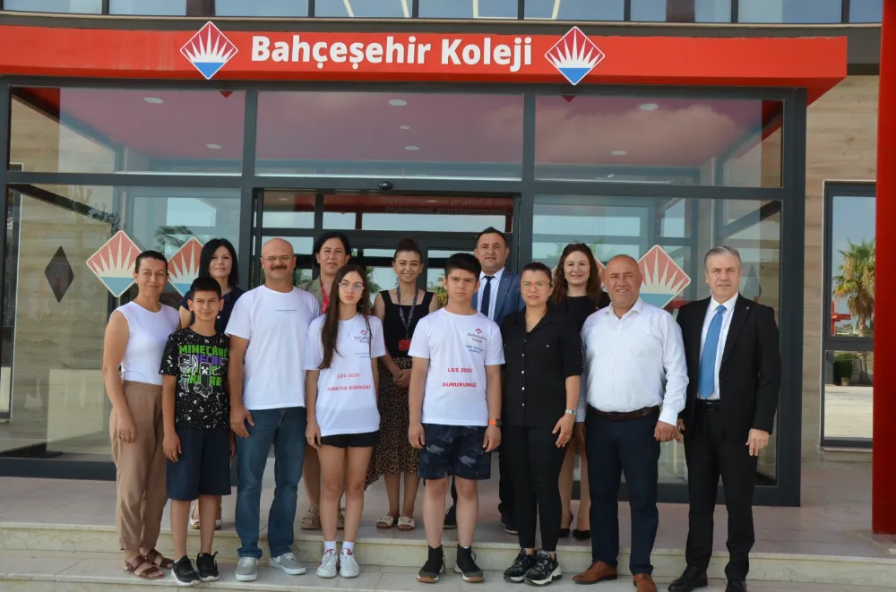 LGS DE TÜRKİYE BİRİNCİSİ ÇIKARAK BAHÇEŞEHİR’İN GURUR GÜNÜ
