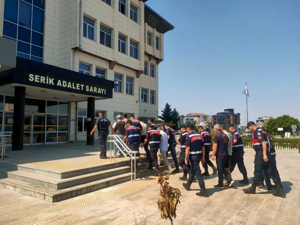 Antalya’da Jandarma aranan 7 kişiyi yakaladı