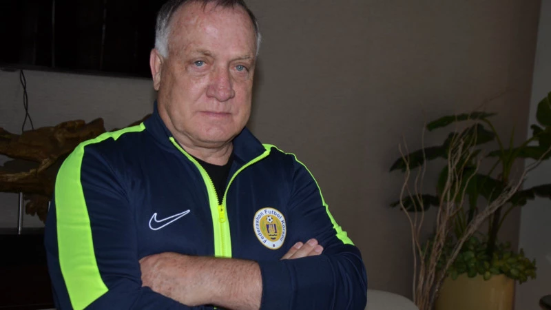 Dick Advocaat, “TARAFTARLARIYLA, TAKIMLARIYLA BURASI BİR FUTBOL ÜLKESİ”