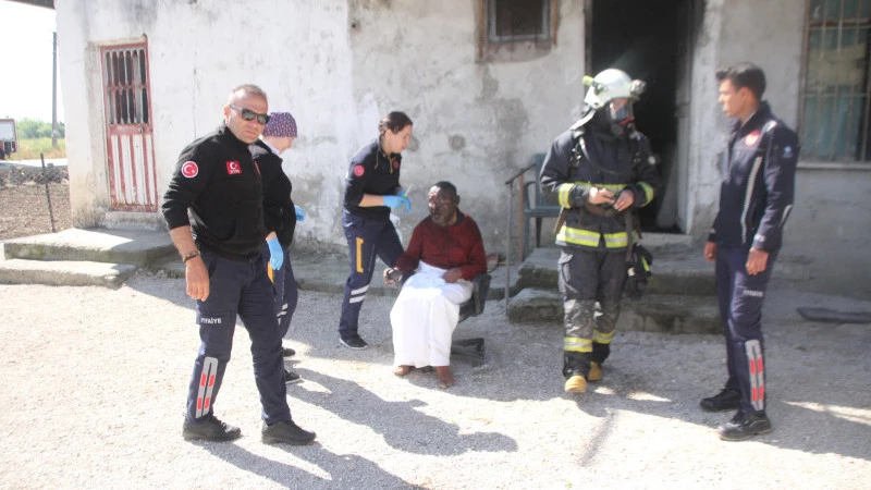 Serik’te çıkan yangında Engelli şahsı yanmaktan komşuları kurtardı