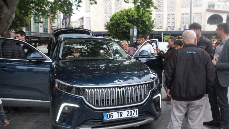 Yerli ve Milli otomobil Togg Serik’te yoğun ilgi gördü