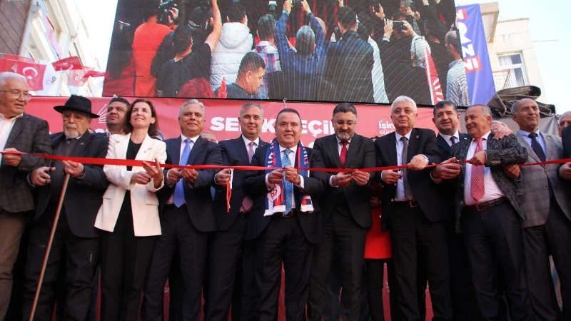 BÖCEK, “BAZI BELEDİYE BAŞKANLARIMIZ YER ÜSTÜNE HİZMET YAPAR. BİZ HEM YER ALTINA HEM BİR YER ÜSTÜNE”