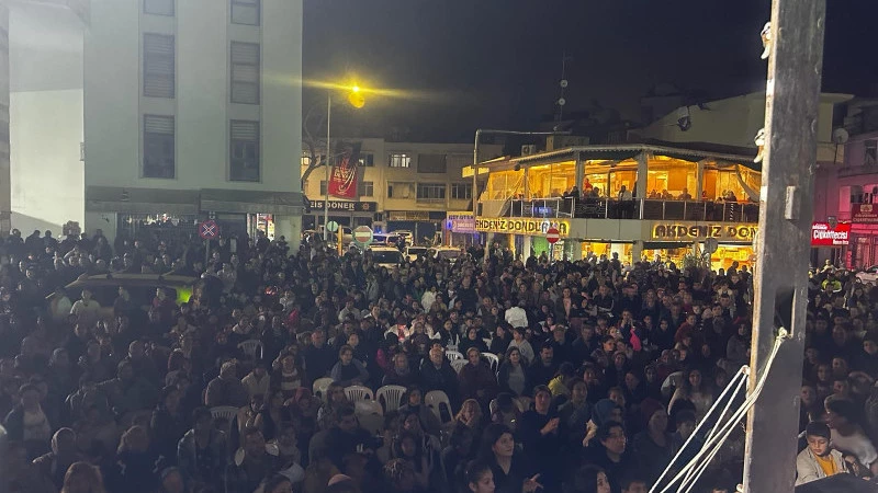 Bağımsız aday Osman Bülüç, Kral Sinan Konserinde halkla buluştu
