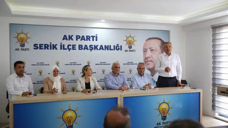 Serik AK Partide bayramlaşma töreni düzenlendi