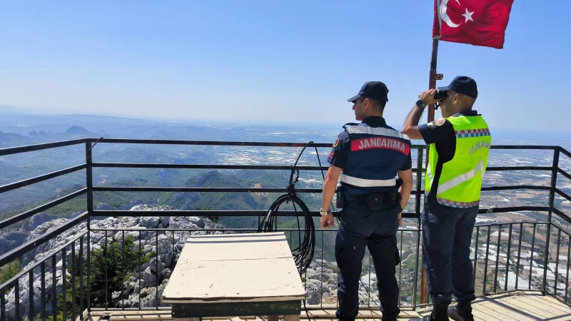 Serik’te Jandarma orman yangınları için denetimlerini sıklaştırdı