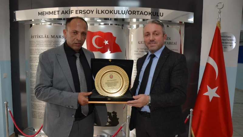 Eğitim gönüllüsü iş insanı